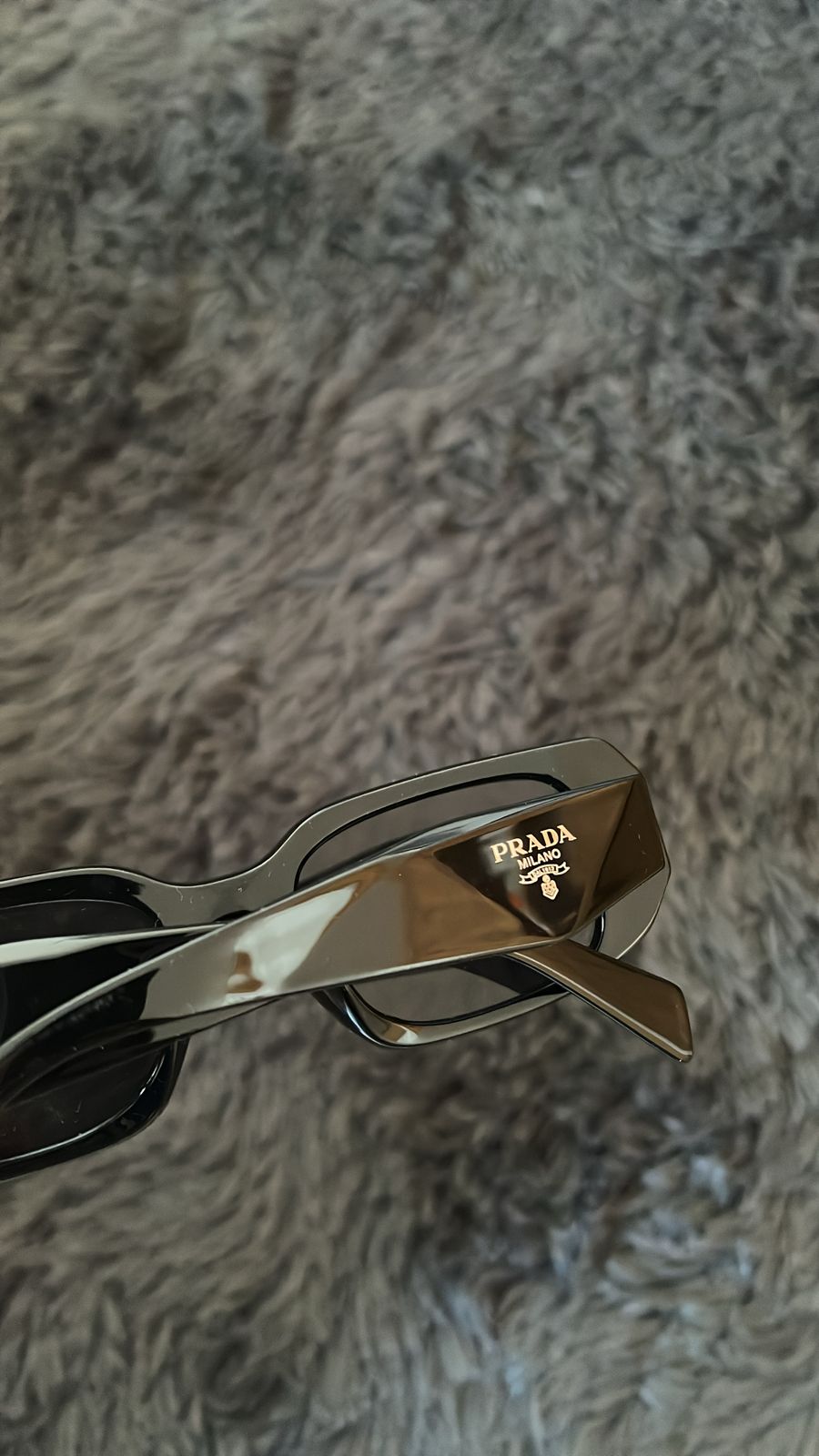 LENTES DE SOL PRADA